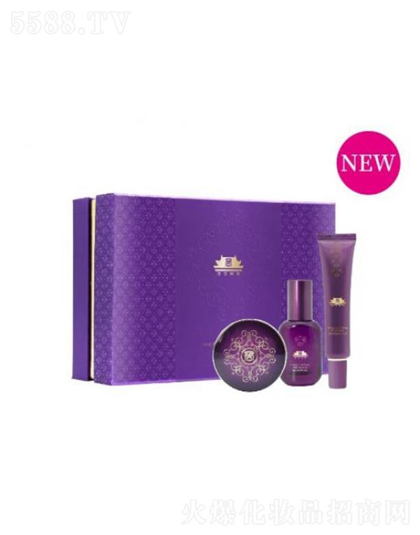 �Ϻ��S�Ȼ��yƷ���޹�˾���m�ʺ��K�����@��|˪���b �y�B(y��ng)��һ��͸��(x��)ā�Ử