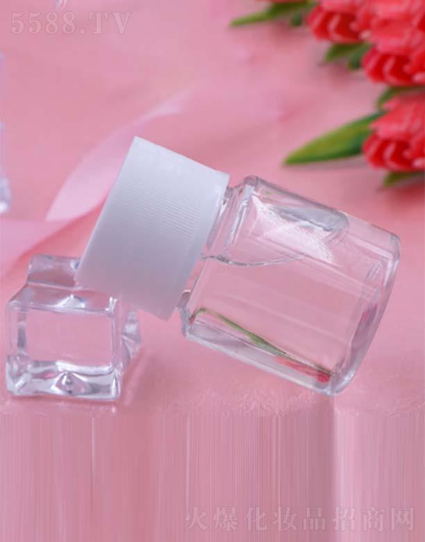 �V�����㻯�yƷ���޹�˾��Ů���־�Һ