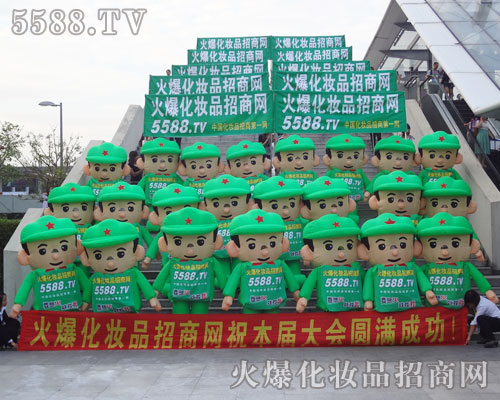 ÿһ��(g��)���˶����֊Z�������չ��(hu��)�ϵ��ƏV