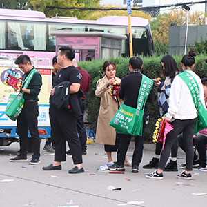 ֻ��ƴ���������M(j��n)ȡ�����ڳ�Խ�����쾫Ӣ����