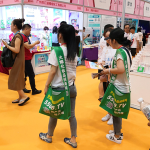 ���˵ĈԳ���͸¶�o�F����