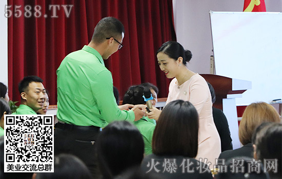 �ώ��ں��҂�����