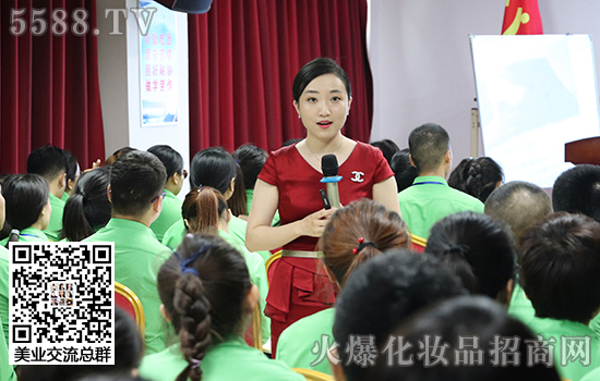 ��һ���r�̱���΢Ц����