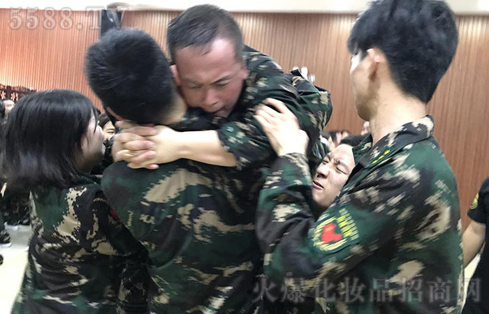 �����R̩ɽ�����R�ąf(xi��)����(chu��ng)���E