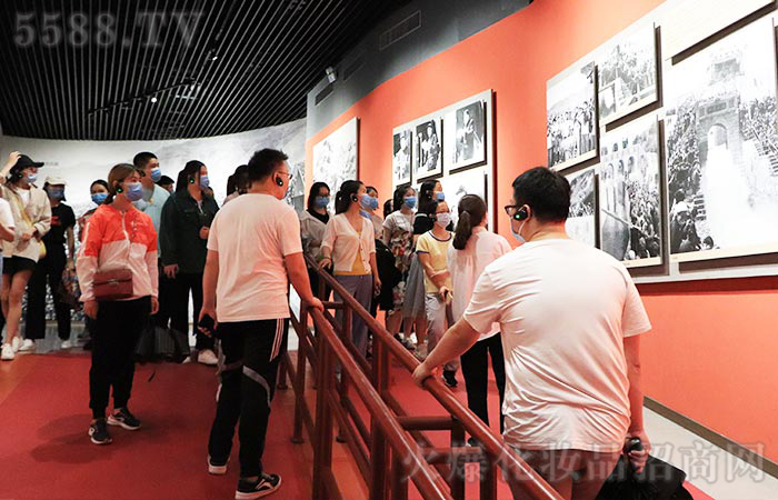 傲骨錚錚火爆人人工天河紅旗渠