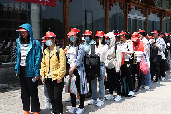 Ʒɽˮ֮�g�������֮��