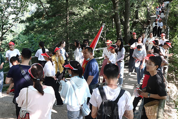 �Ͼ�ɽ��Ԋ(sh��)�箋(hu��)��Ŀ֮����������