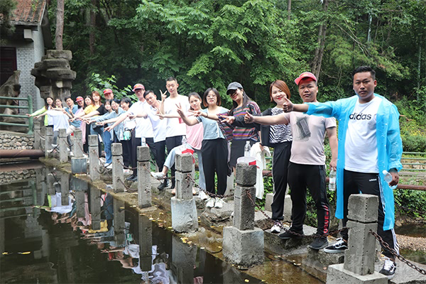 ɽˮ�f�������к��\