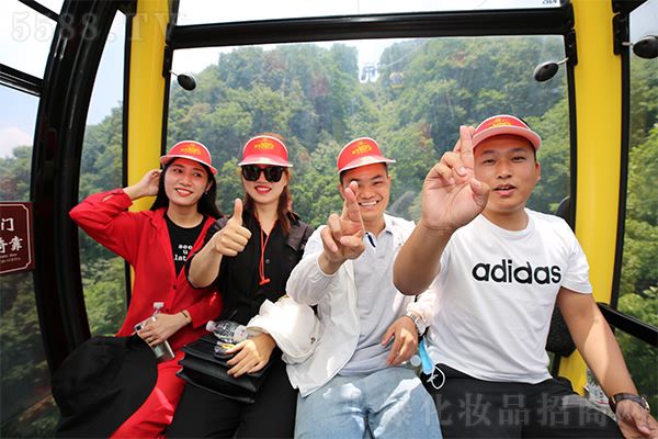 �𱬾�Ӣ���ɾ�����W(xu��)