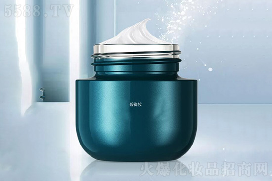 碧御妝水光防護眼霜 碧御妝水光防護眼霜