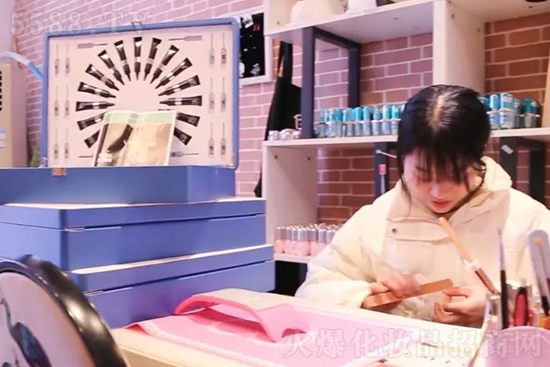 ������Ғ��Sɽ���Iģʽ֮�����w