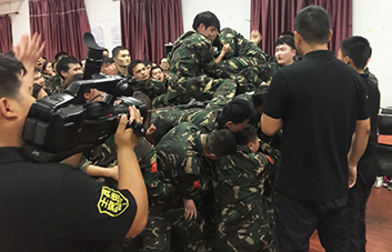 ��������o(w��)·���҂�?c��)��������ݣ? />
            <p>��������o(w��)·���҂�?c��)��������ݣ?/p>
          </li>
          <li> <img src=