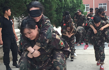 ��?y��n)����Σ�������;�ж�ô�Ķ����D�U(xi��n)���Ҷ����v�������¸�ǰ����