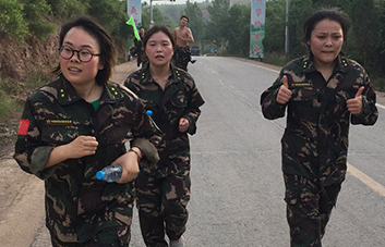 ���˲����������ŗ�������ֱǰ��