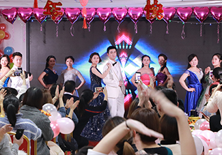 �pӯ�Ĳ������M�@Ů�˵Ķ��������ڻ�T�_����