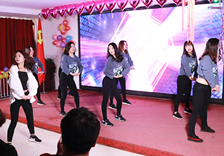 �����赸��һ�������M������ഺ���]���L(f��ng)����