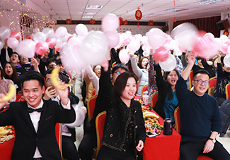 �g��Ц�Z���𱬾W(w��ng)ȫ�w�T���R��һ�ù���ʢ����