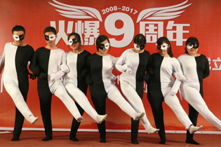 �{(di��o)ζƷ���ڰ��䡷��(chu��ng)���赸����һ�ӵ�ҕ�X�_����