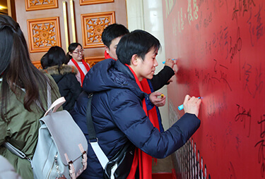 �t̺������10������ĸ�����������y����˲�g��